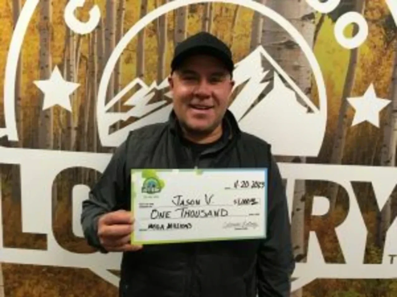 Jason V. 在 Mega Millions 中赢得了 $1,000！